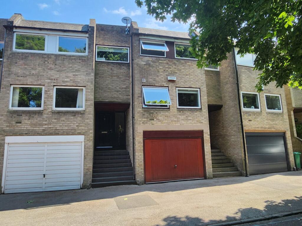 Main image of property: Clumber Crescent North, Nottingham, Nottinghamshire, NG7
