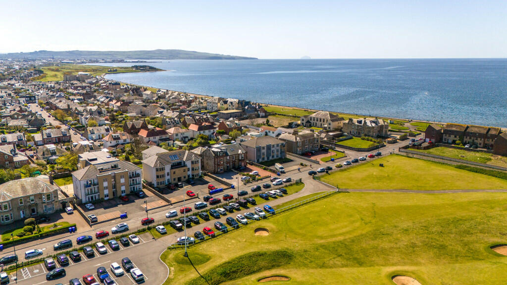 2 bedroom flat for sale in Links Road, Prestwick, South Ayrshire, KA9