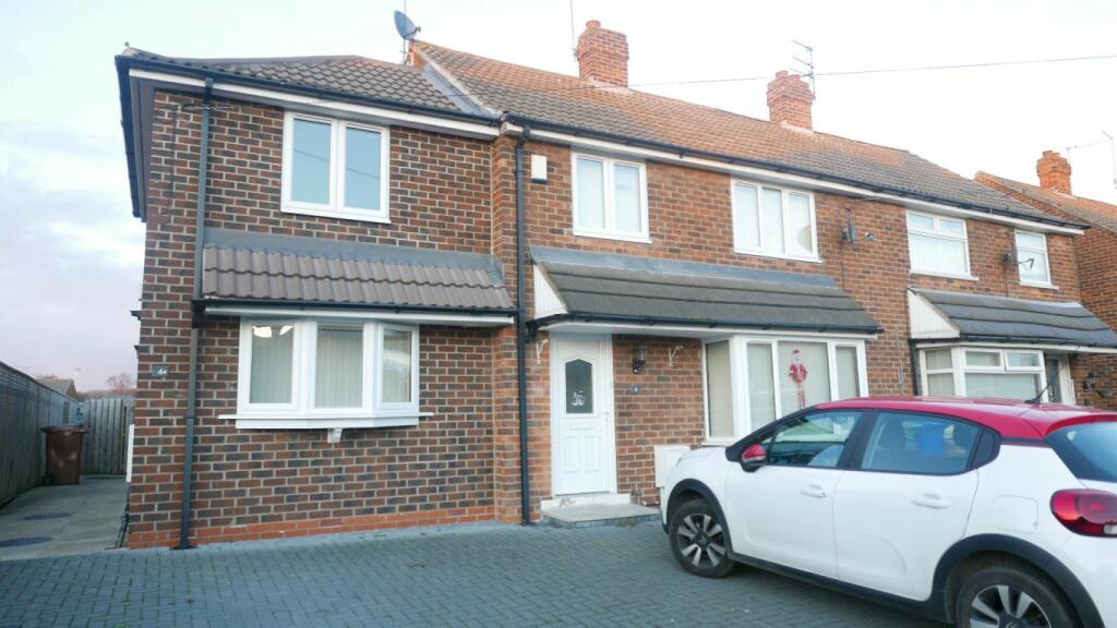 Main image of property: 4a Springfield Avenue, Brough, HU15 1BU