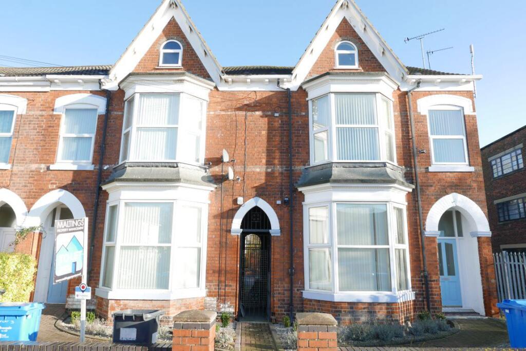 Main image of property: Flat B, 4 Westcott Street, Hull, HU8 8LR