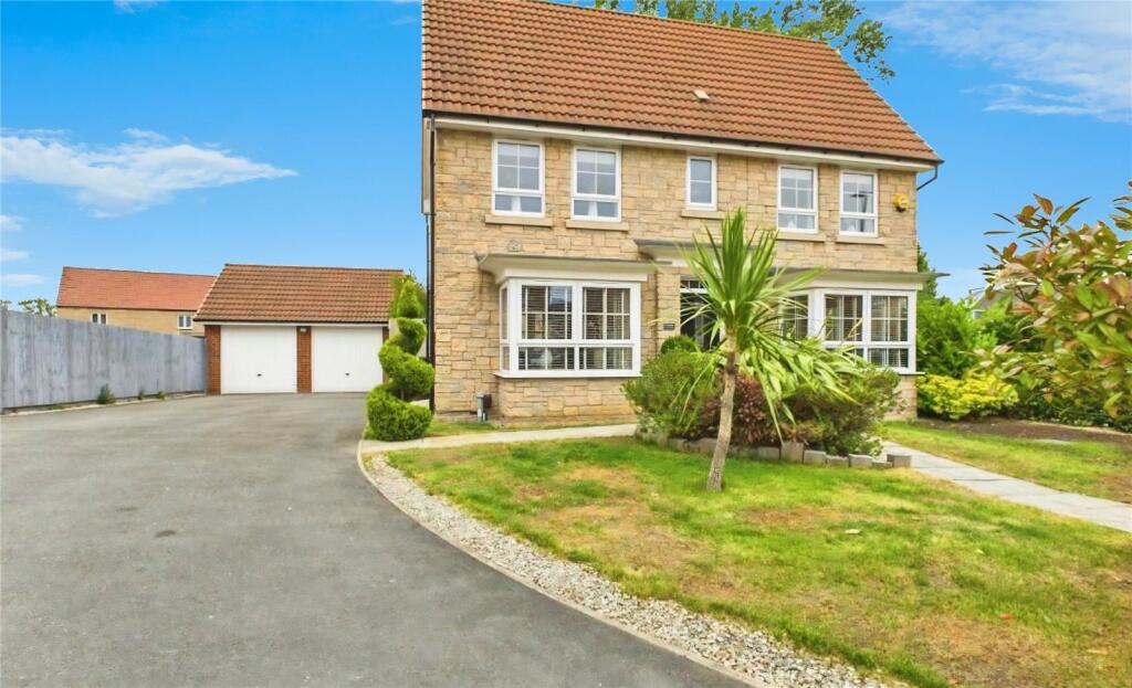 Main image of property: Piccadilly Close, Mansfield Woodhouse, Mansfield, Nottinghamshire, NG19