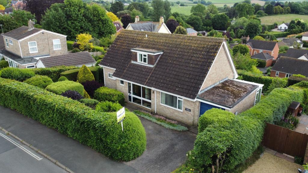 3 bedroom detached house for sale in Winters Lane, Ottery St Mary, EX11