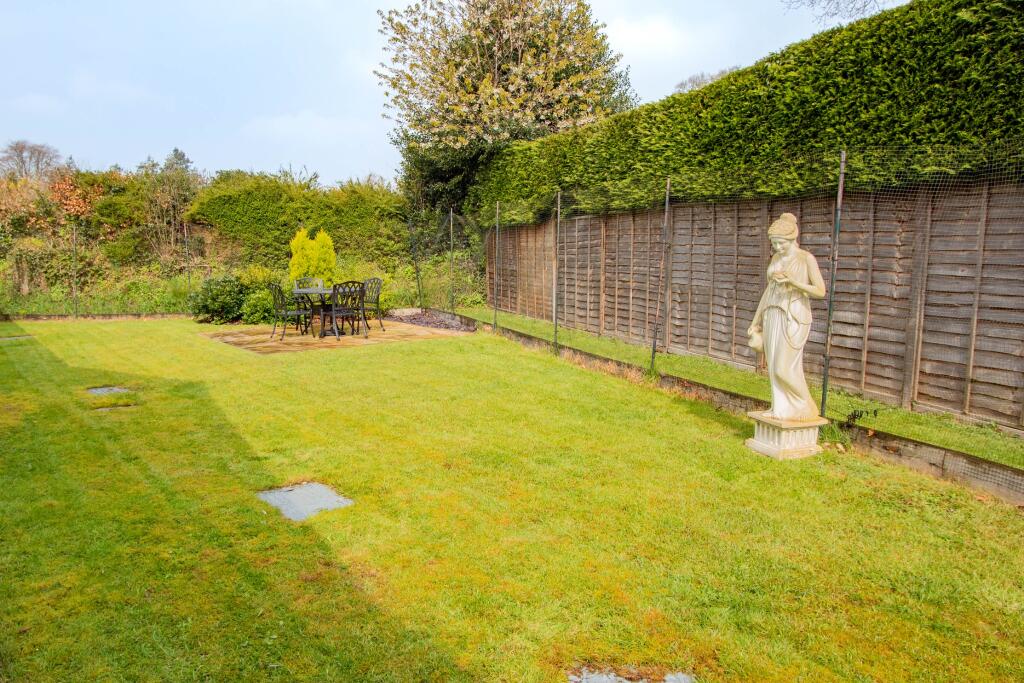 5 bedroom detached house for sale in Lower Broad Oak Road, West Hill, EX11