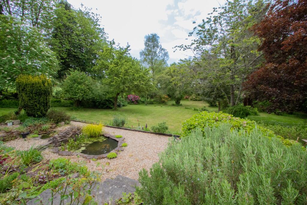 5 bedroom detached house for sale in Exmouth Road, West hill, EX11