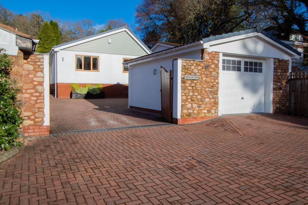3 bedroom detached bungalow for sale in West Hill Road, West Hill, EX11