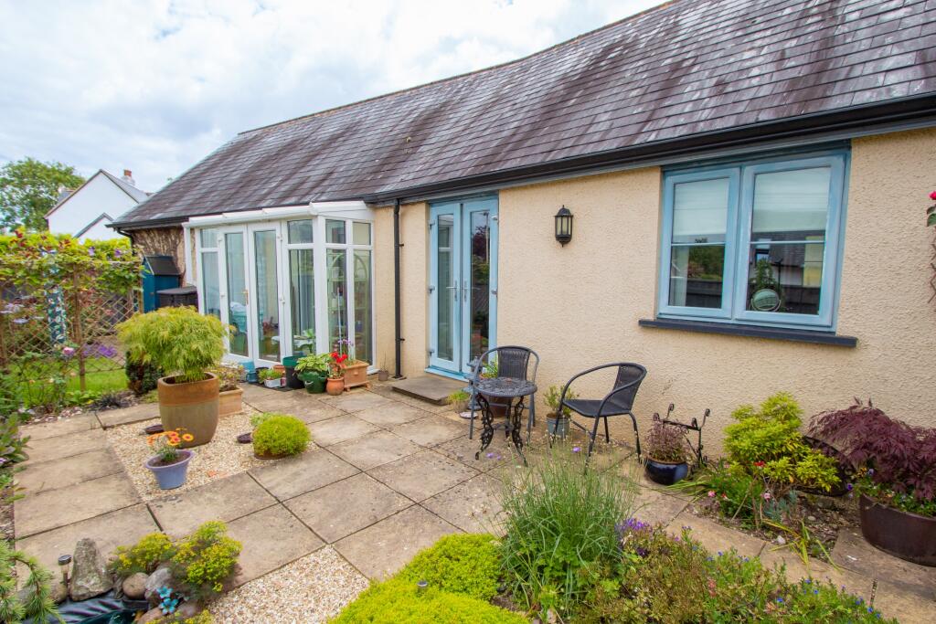 2 bedroom terraced bungalow for sale in Cadhay Close, Cadhay Lane, Ottery St Mary, EX11