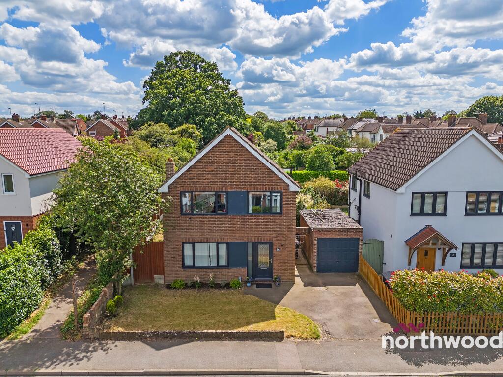 3 bedroom detached house for sale in Longmead Avenue, Great Baddow, CM2