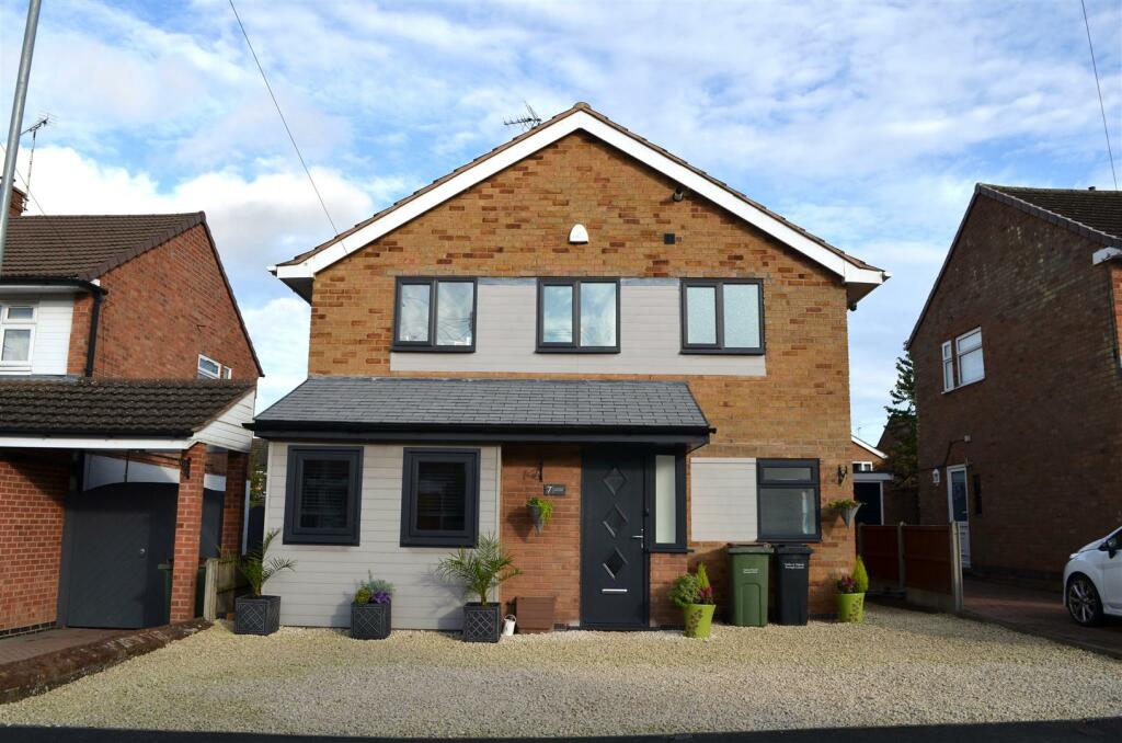 3 bedroom detached house for sale in St. Ives Road, Wigston