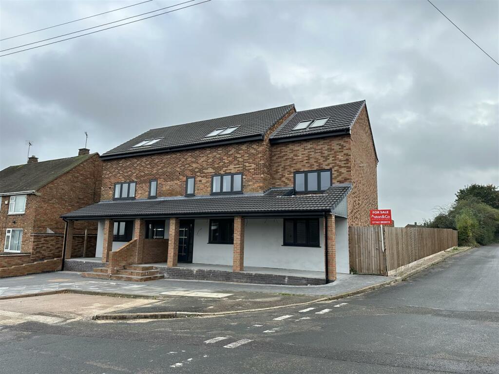 6 bedroom semidetached house for sale in Ocean Road, Leicester, LE5