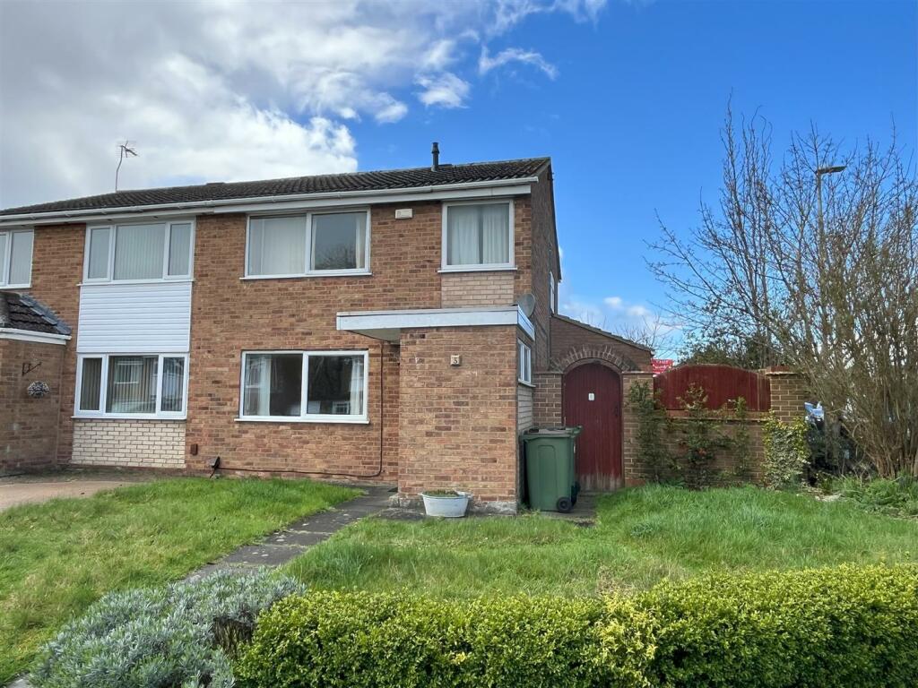 3 bedroom semi-detached house for rent in New Forest Close, Wigston, LE18