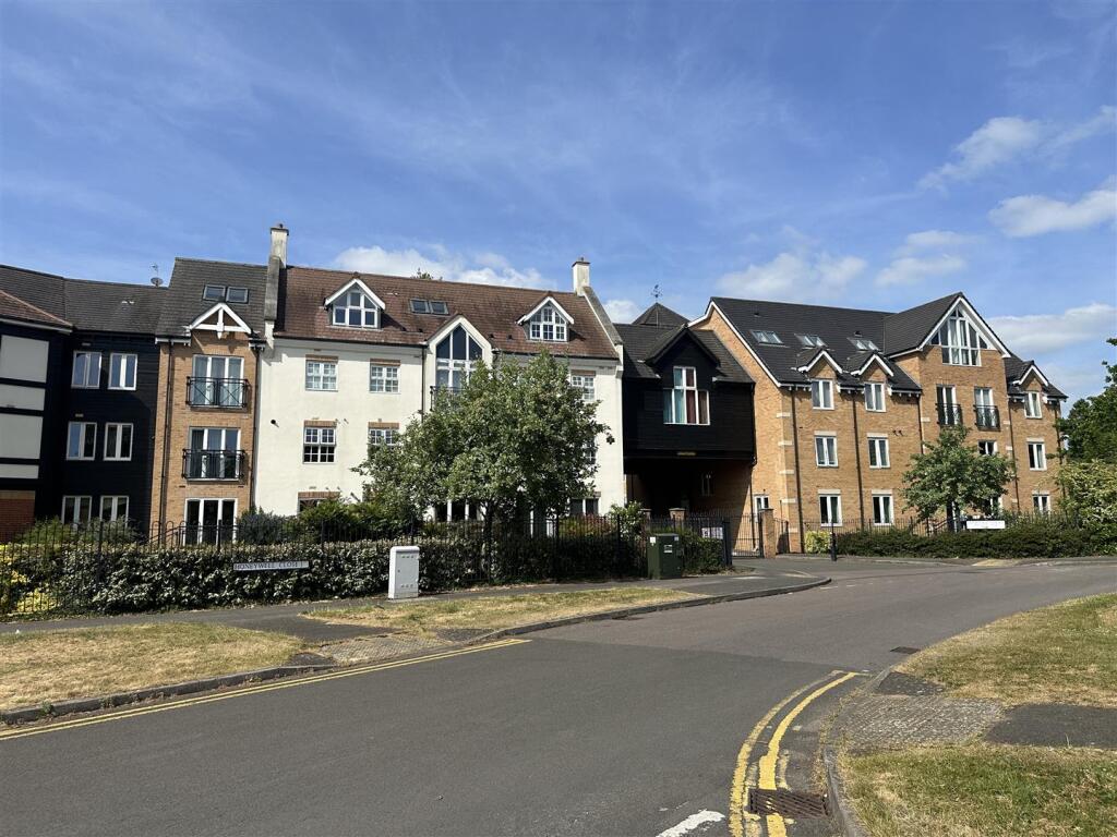 Main image of property: Flat 2, Hermitage Court, Honeywell Close, Oadby