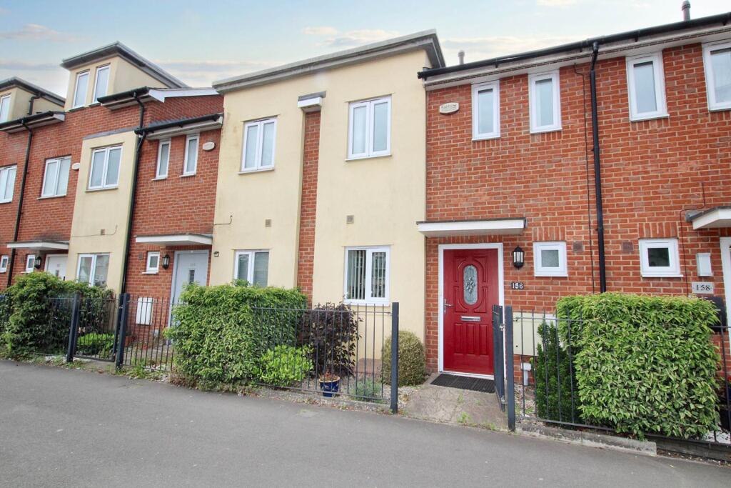 Main image of property: Bicester Road, Aylesbury *SOLAR PANELS*