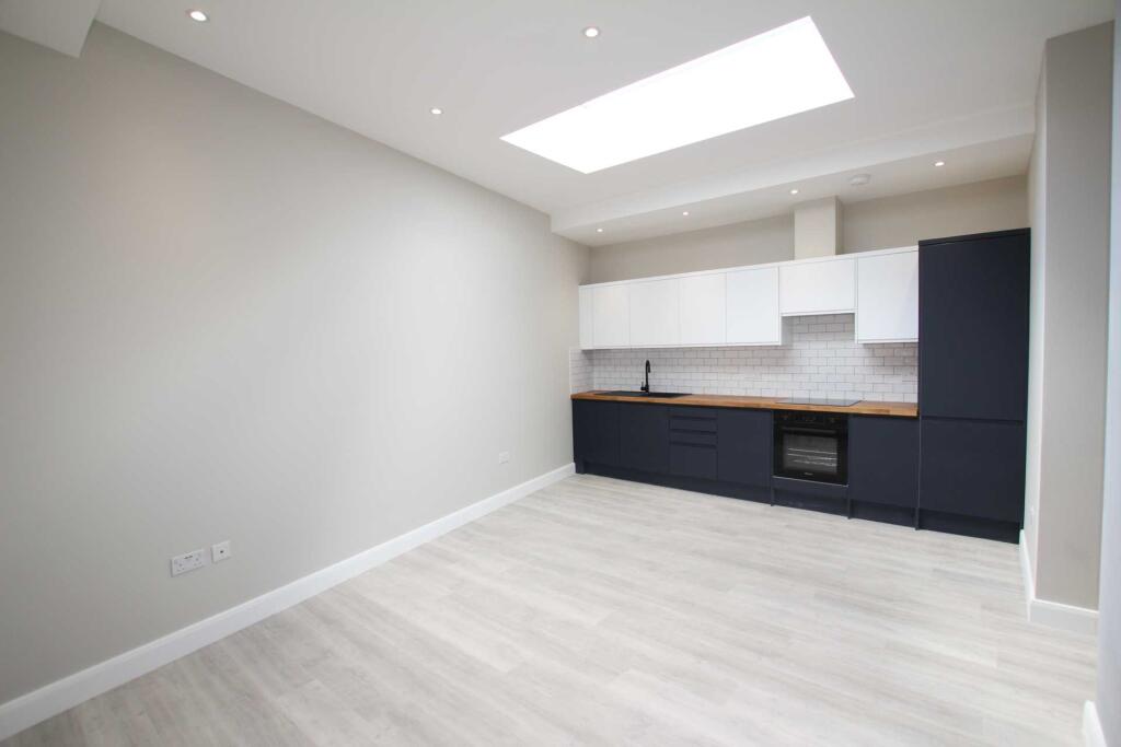 Main image of property: Buckingham Street, Aylesbury *ZERO DEPOSIT OPTION*