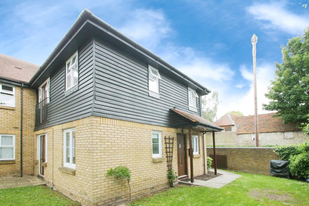 Main image of property: Meadowlea Close, Harmondsworth, West Drayton, UB7