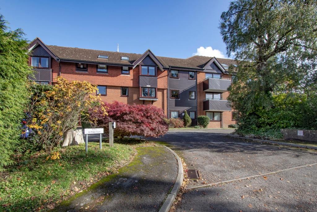 1 bedroom retirement property for sale in St Philips Court, Sandhurst