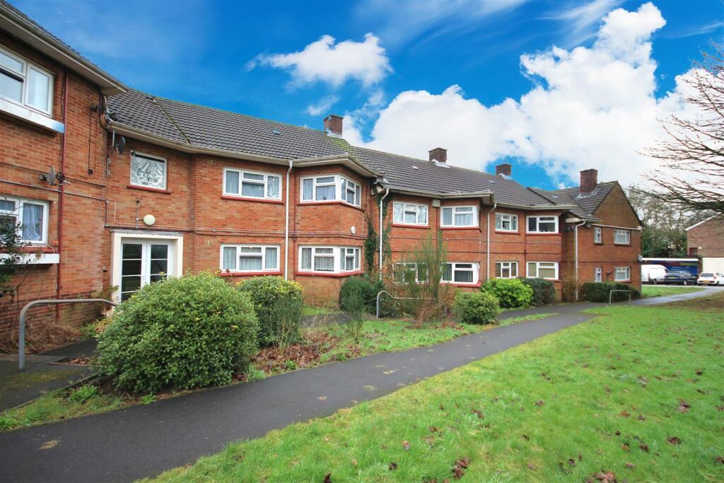 2 bedroom for sale in Hollybush Estate, Whitchurch, Cardiff