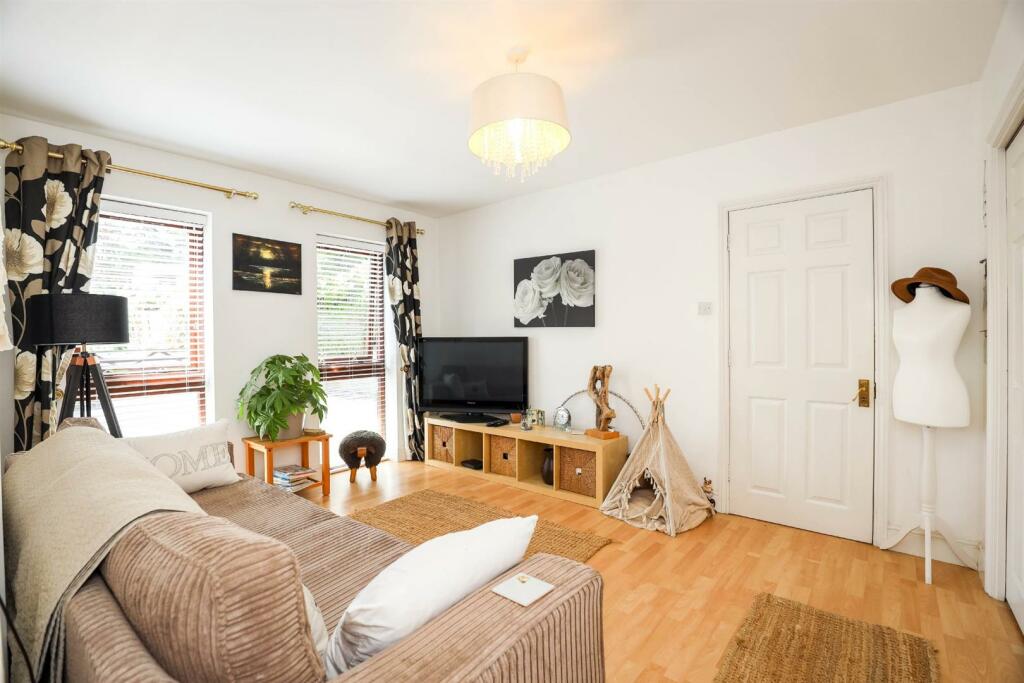Additional property image - Ceiriog Drive, Pantmawr, Cardiff