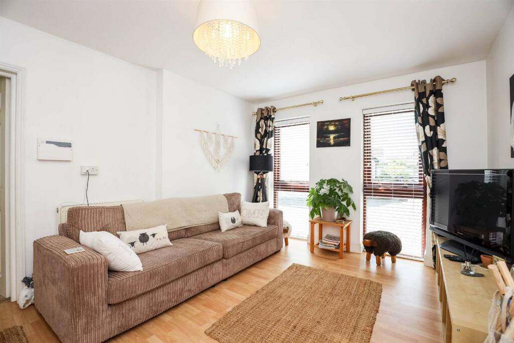 Additional property image - Ceiriog Drive, Pantmawr, Cardiff