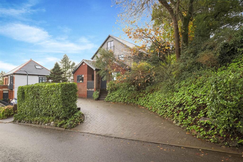 Main image of property: Cherrytrees, Rhiwbina Hill, Cardiff CF14 6UP