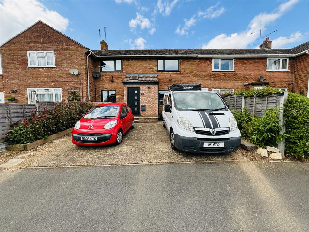 3 bedroom terraced house for sale in St. Nicholas Road, Radford Semele