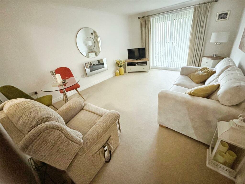 Additional property image - Binswood Avenue, Leamington Spa