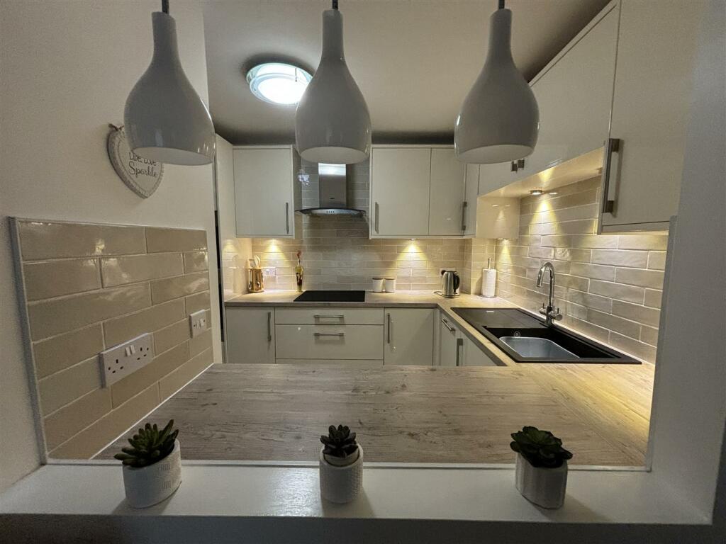 Additional property image - Binswood Avenue, Leamington Spa