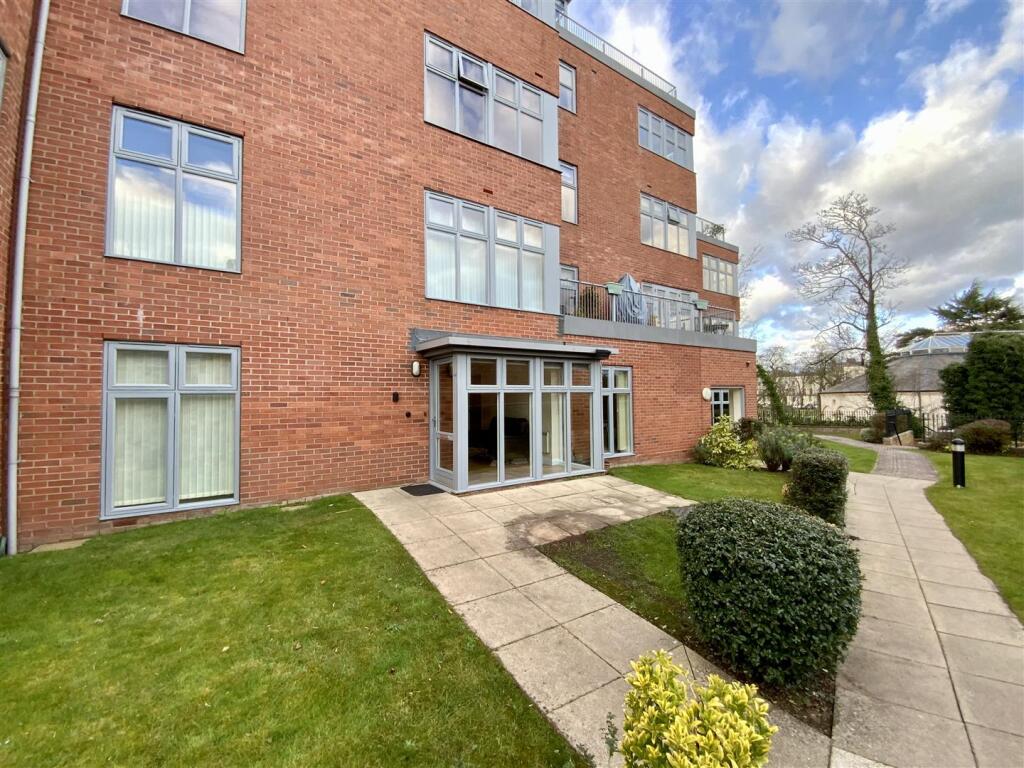 Main image of property: Avenue Road, Leamington Spa