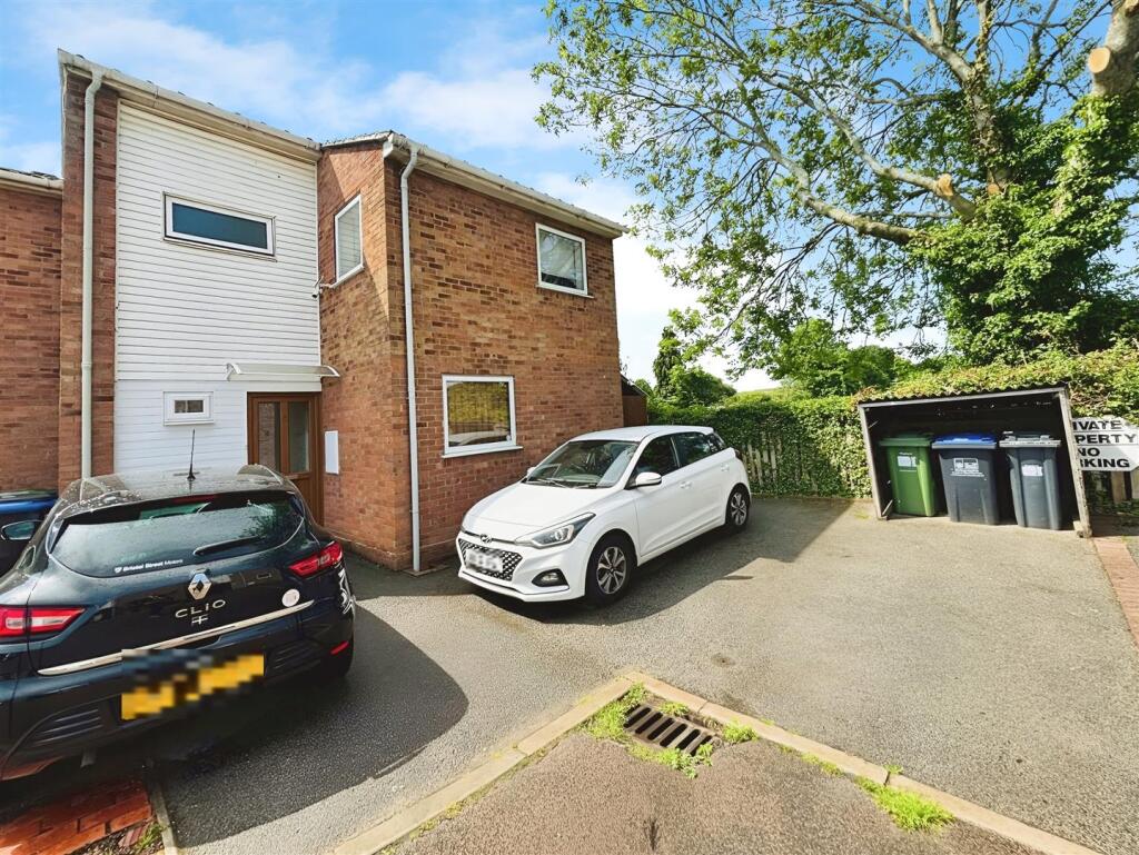 Main image of property: Kingston Mews, Leamington Spa