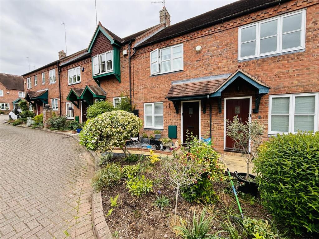 Main image of property: Monmouth Close, Kenilworth