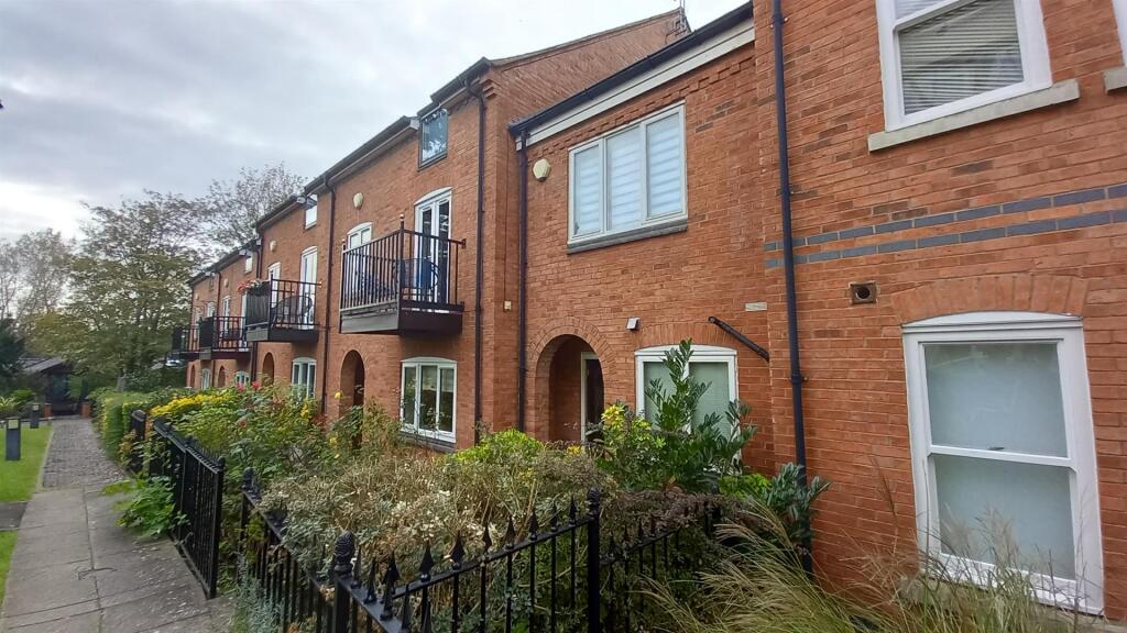 Main image of property: Wilhelmina Close, Leamington Spa
