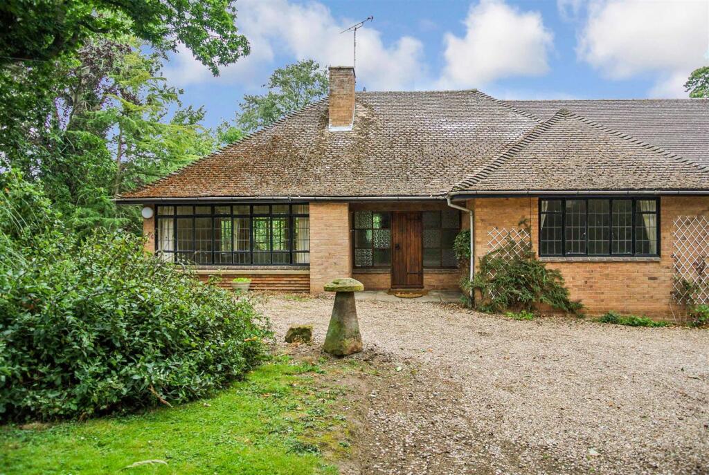 Main image of property: Beale Close, Bishops Tachbrook