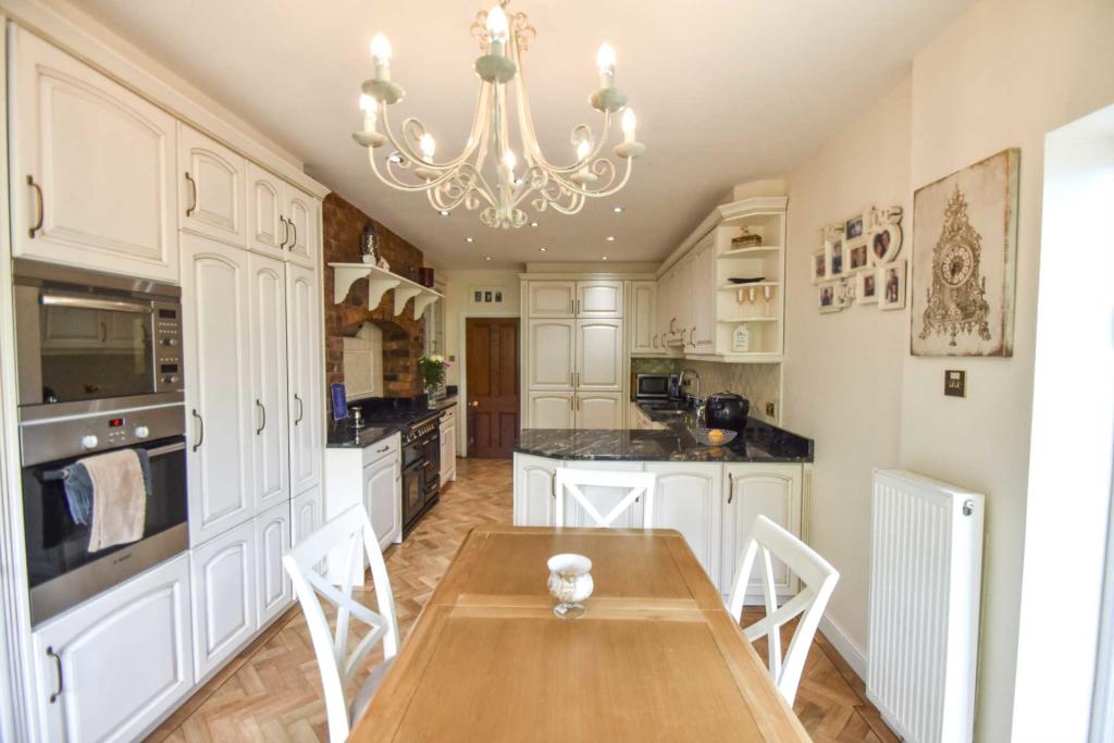 5 bedroom semidetached house for sale in Prestwich Park Road South