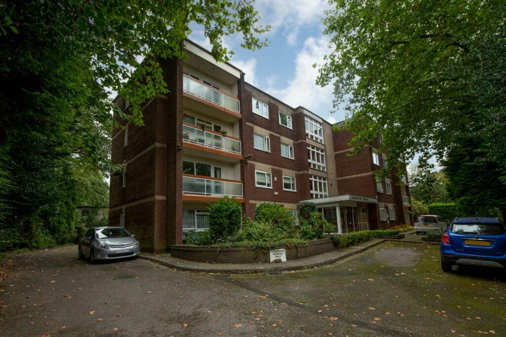 3 bedroom apartment for sale in Leicester Court, Upper Park Road