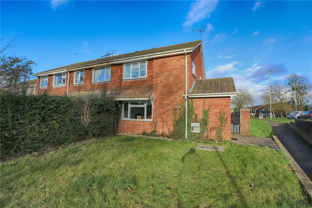 3 bedroom end of terrace house for sale in Medoc Close, Wymans Brook, Cheltenham, Gloucestershire, GL50