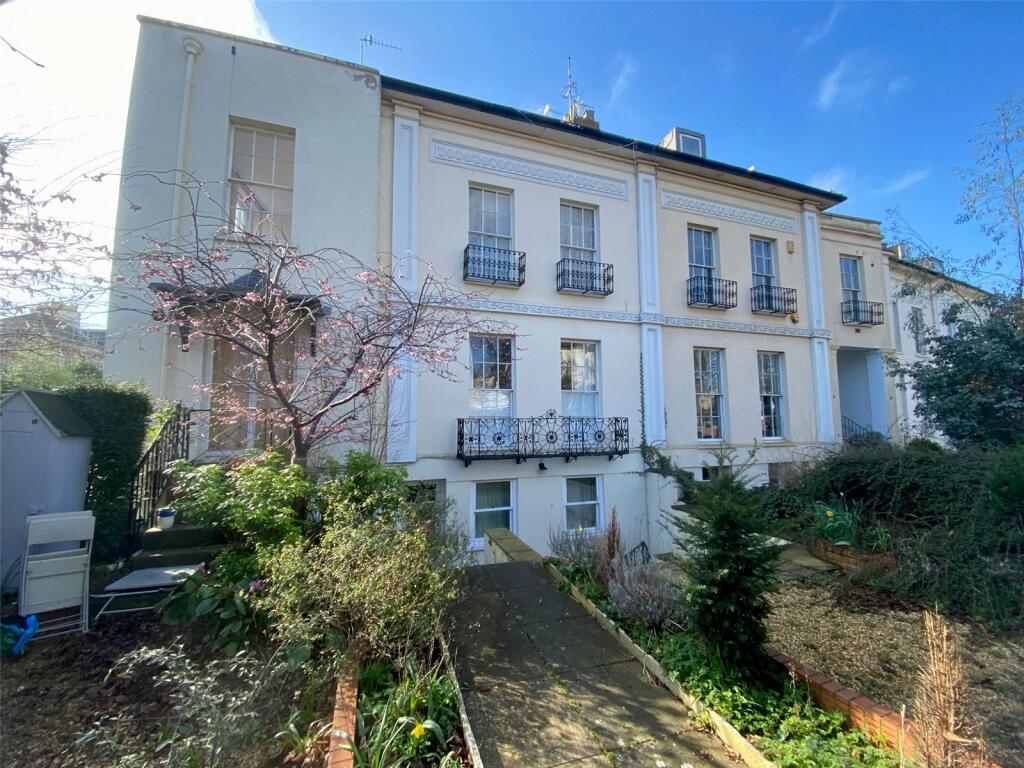 2 bedroom apartment for sale in Park Place, Cheltenham, Gloucestershire, GL50