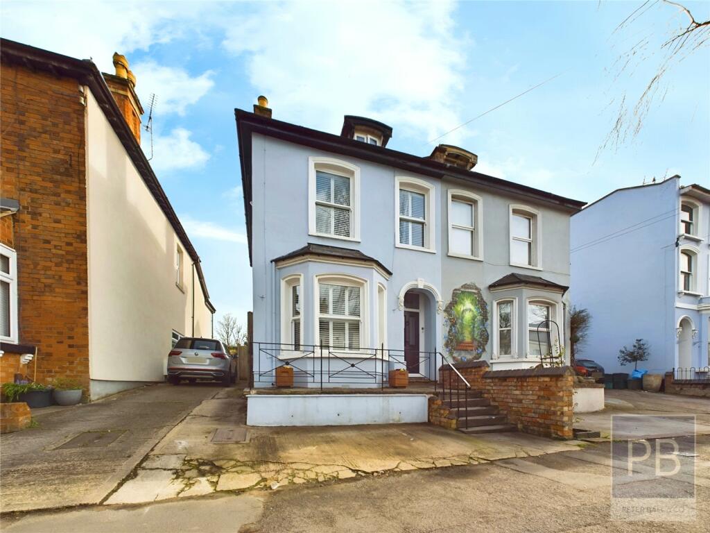 3 bedroom semi-detached house for sale in Gloucester Road, Cheltenham, Gloucestershire, GL51