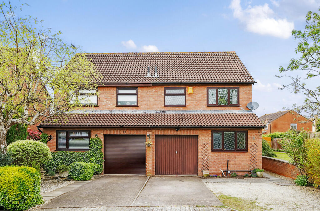 3 bedroom semi-detached house for sale in Aysgarth Avenue, Up Hatherley, Cheltenham, Gloucestershire, GL51