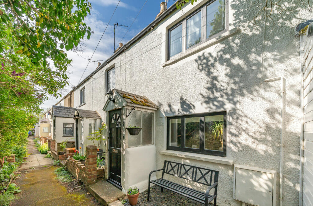 2 bedroom terraced house for sale in Chestnut Terrace, Charlton Kings