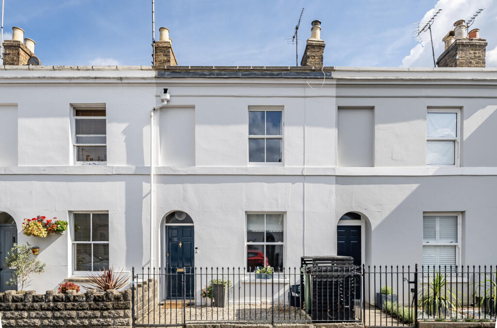 Main image of property: Lypiatt Street, Cheltenham, Gloucestershire