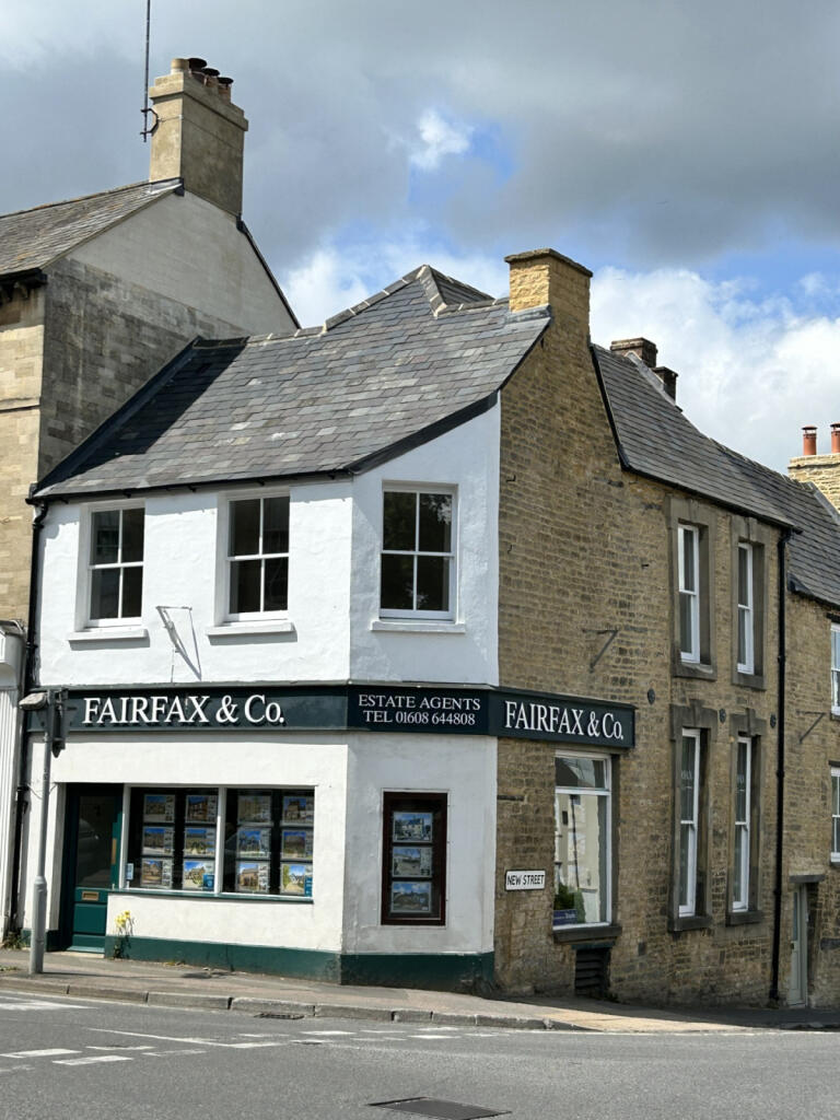 Main image of property: 2 New Street, OX7 5LJ