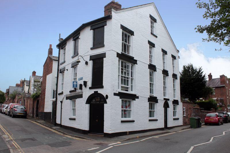 4 bedroom end of terrace house for sale in Belle Vue Road, Shrewsbury