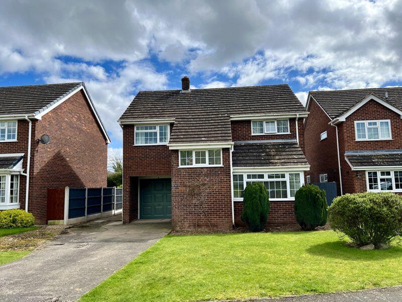 4 bedroom detached house for sale in Poplars Avenue, Hanwood