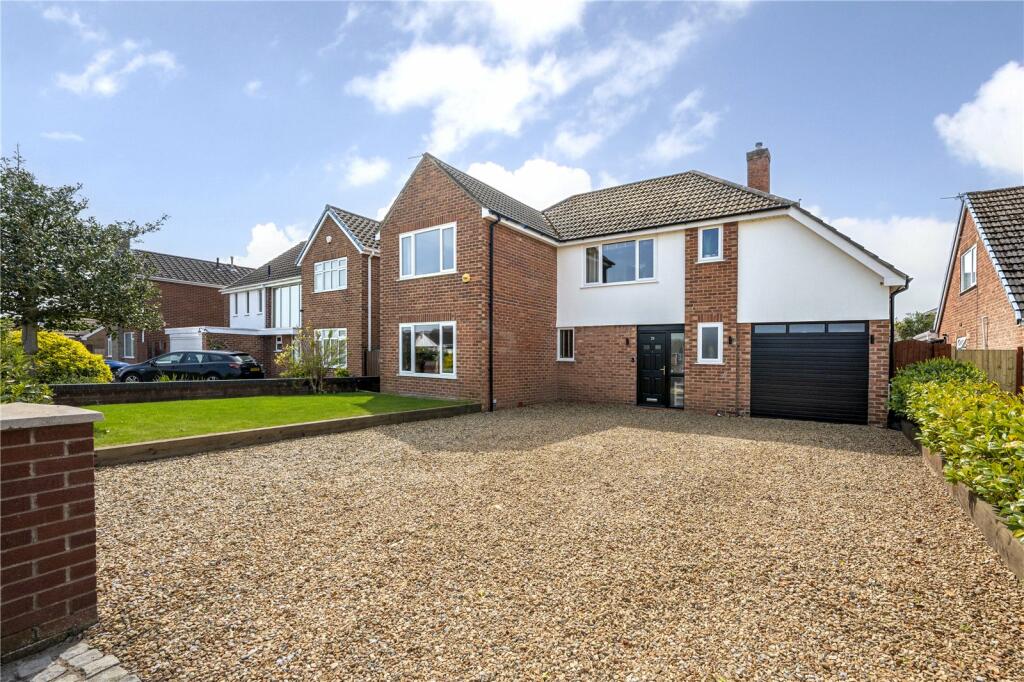 4 bedroom detached house for sale in Chatsworth Road, Ainsdale