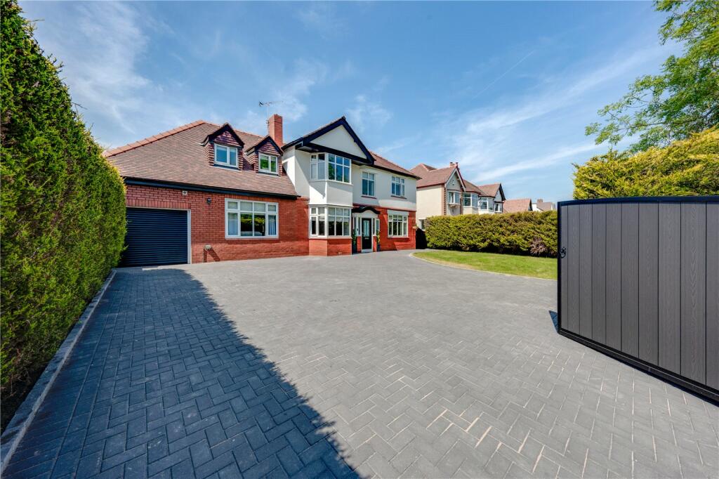 5 bedroom detached house for sale in Liverpool Road, Southport