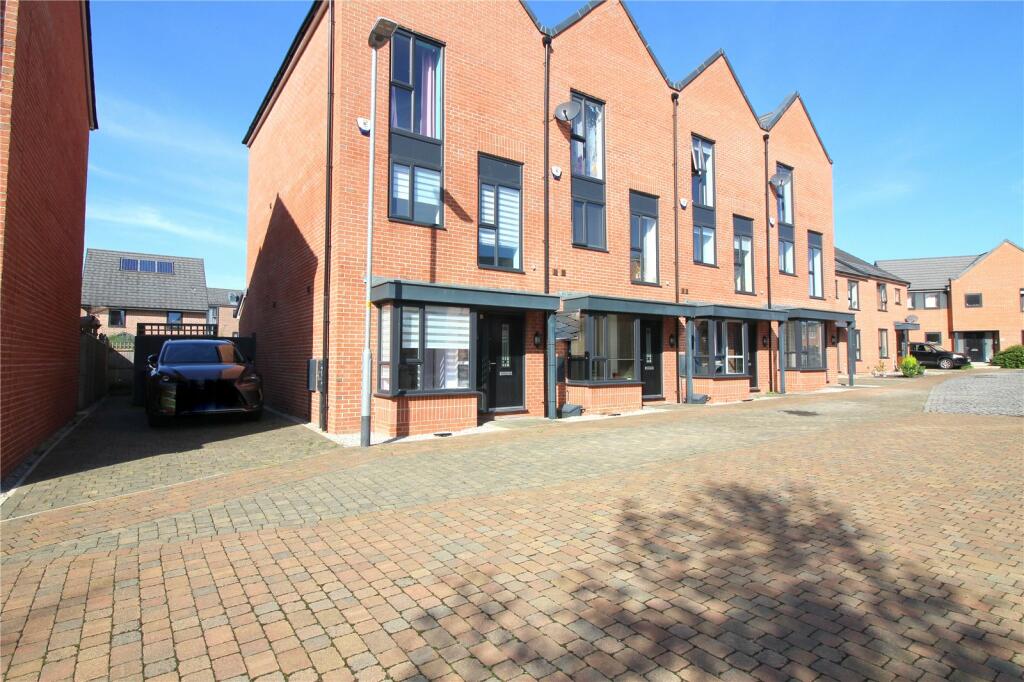 4 bedroom end of terrace house for sale in Siskin Road, Cottam, Preston