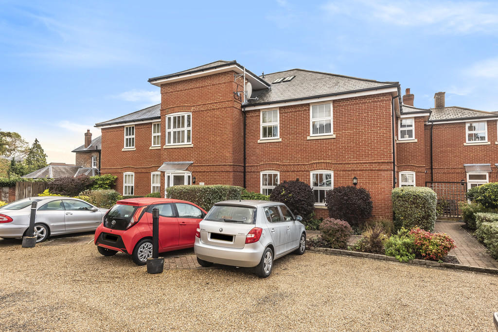 2 bedroom ground floor flat for sale in Police Station Road, West