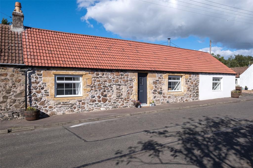 2 bedroom semidetached house for sale in Law View, New Gilston, Leven