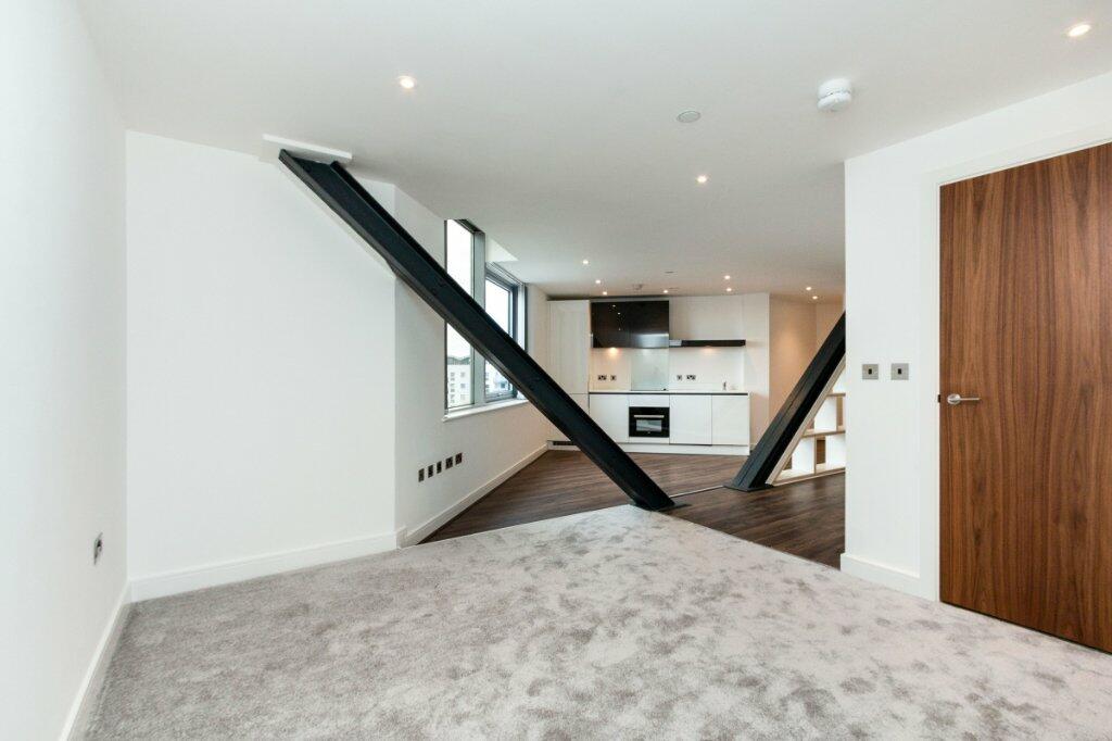 Studio flat for sale in Churchill Way, Basingstoke, Hampshire, RG21