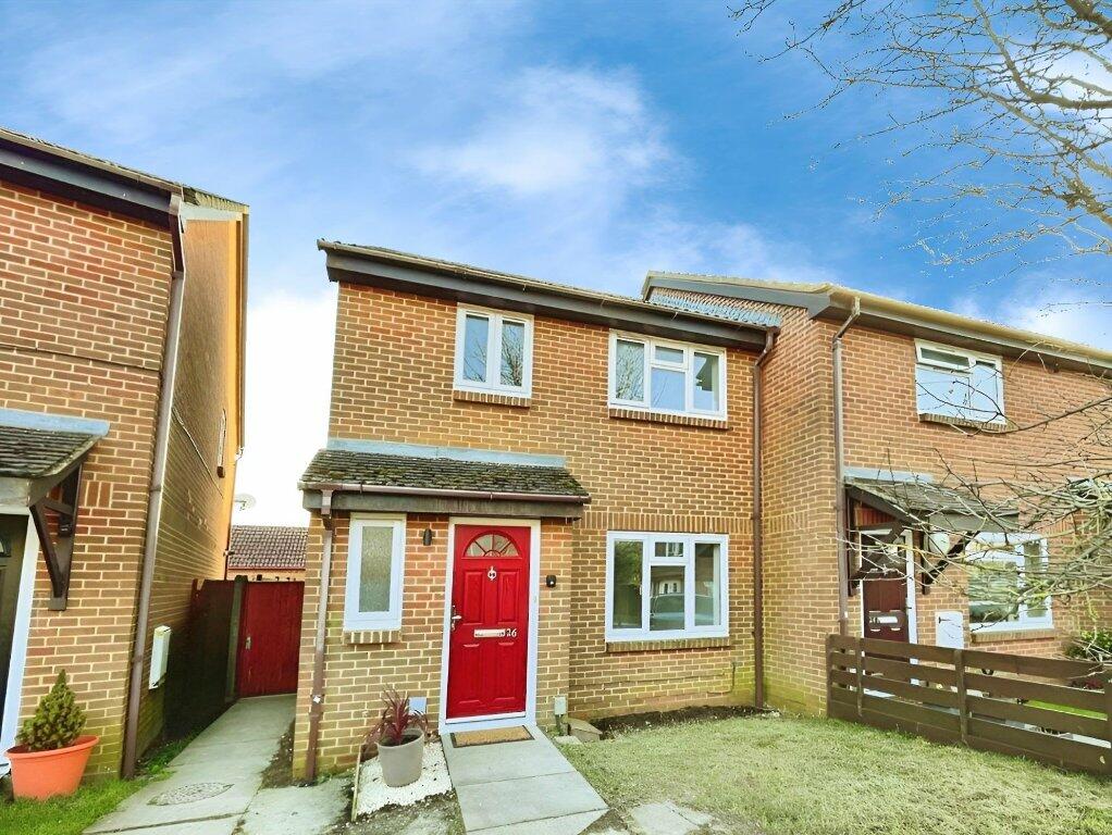 3 bedroom end of terrace house for sale in Gower Close, Basingstoke, Hampshire, RG21