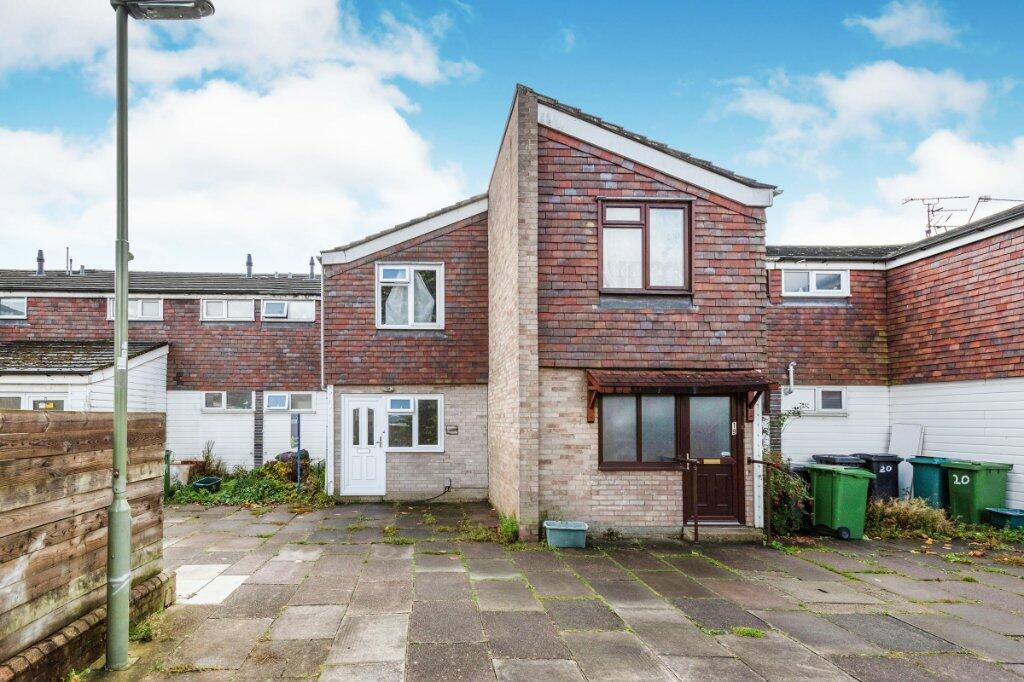 3 bedroom terraced house for sale in Silvester Close, Basingstoke, Hampshire, RG21